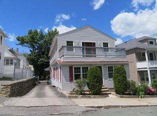 16 Middlebury St, Lawrence, MA 01841