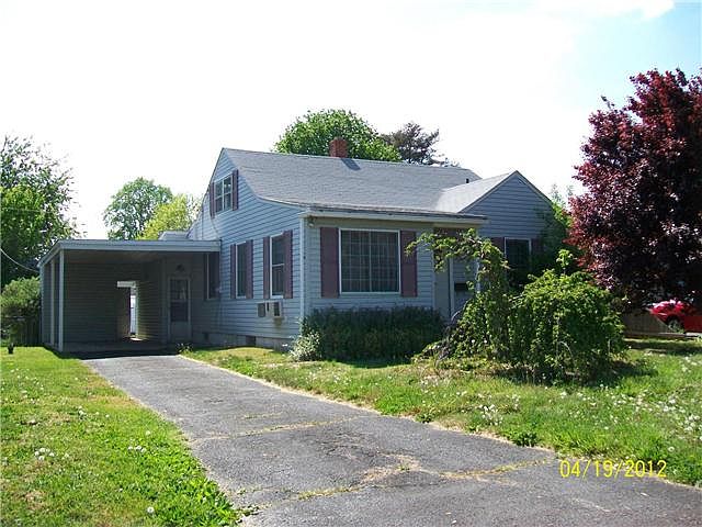 2nd image of 140 Upland Ave