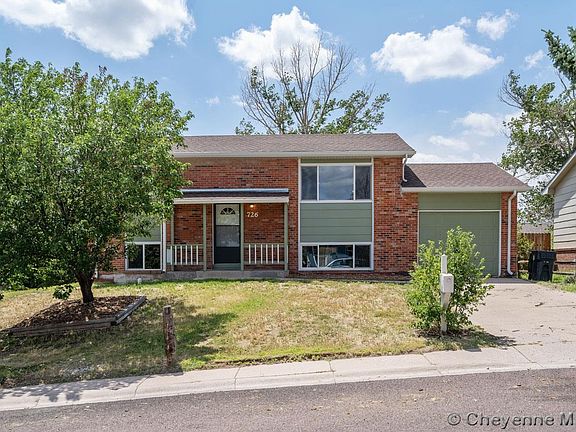 2nd image of 726 Cottonwood Dr