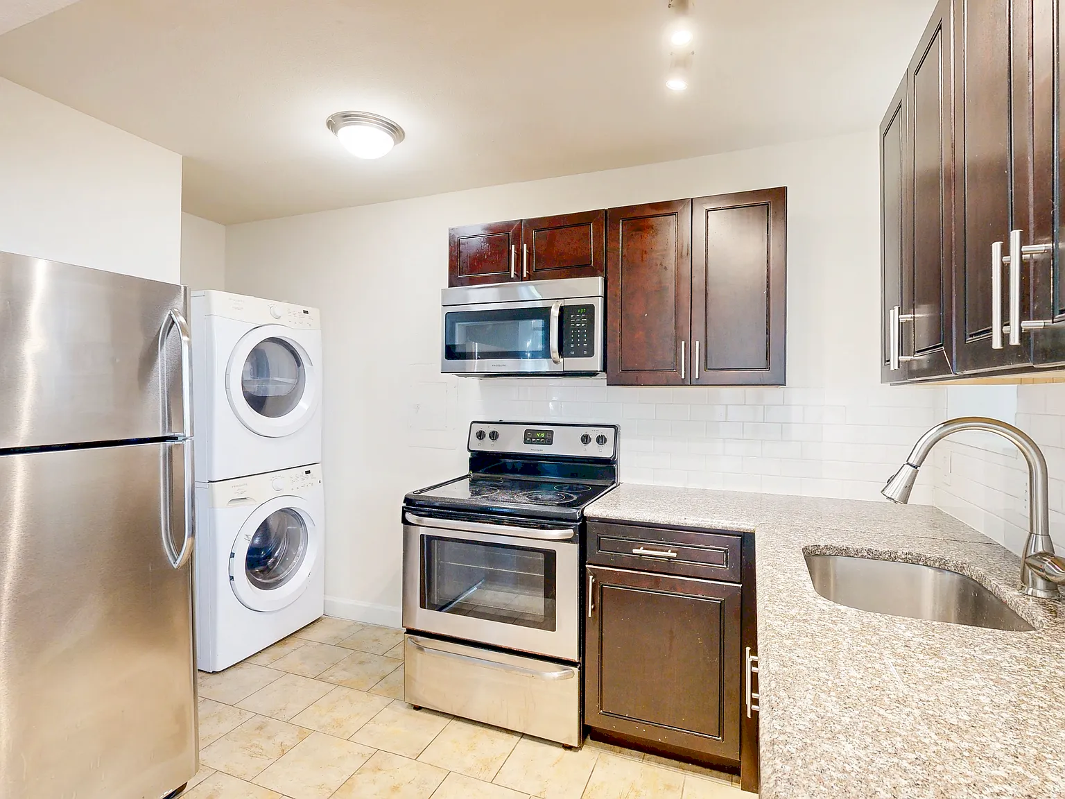 5394 Pershing Ave — Photo 4