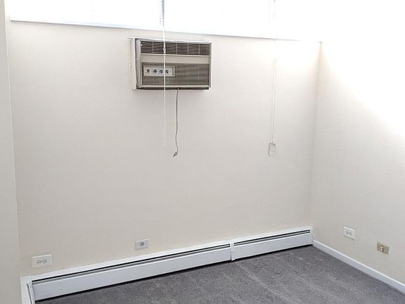 3rd image of 1616 Hinman Ave #1
