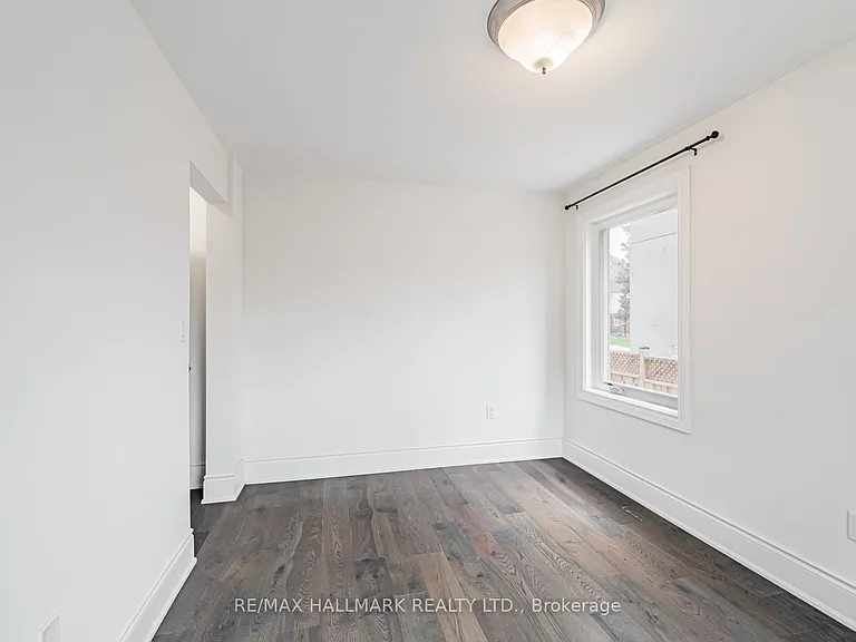 82 Ellington Dr #UPPER — Photo 15