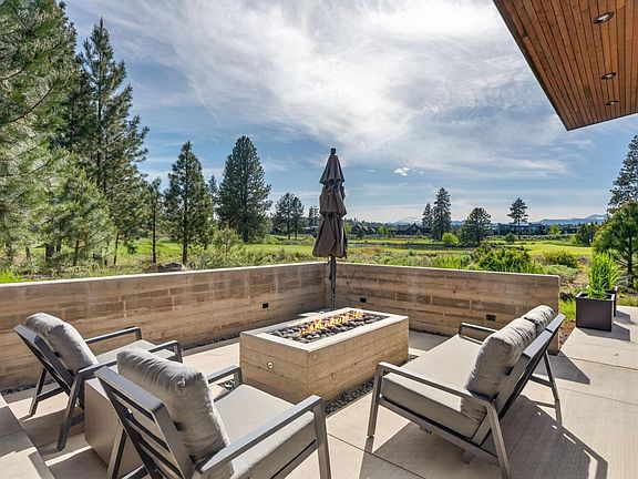 3rd image of 61591 Hosmer Lake Dr