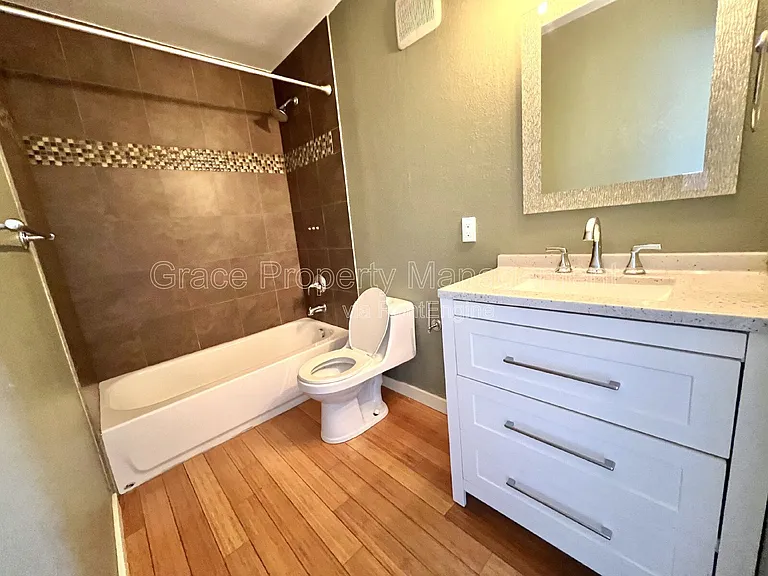 2306 Glenarm Pl #101 — Photo 5