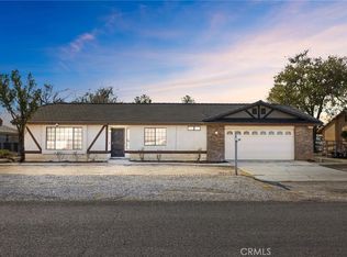 18037 Mondamon Rd, Apple Valley, CA 92307