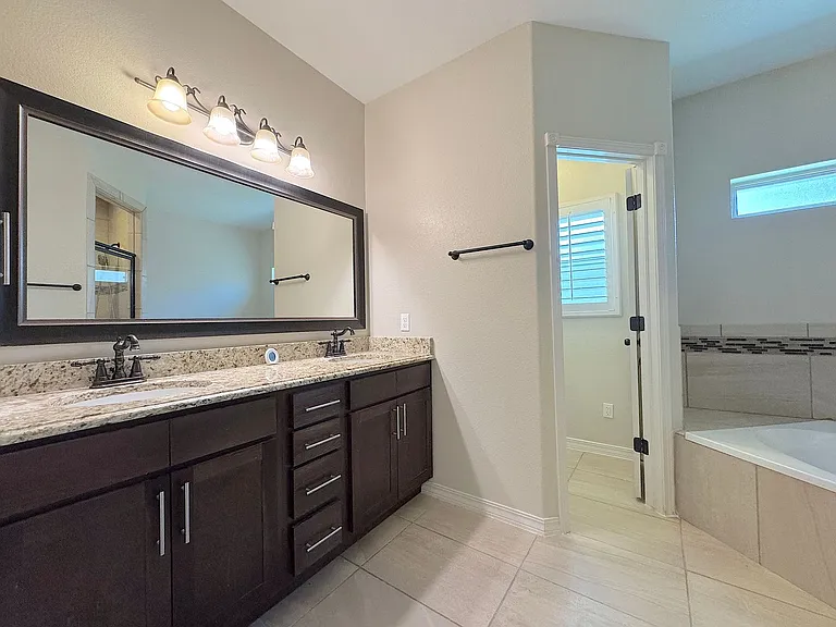 7844 Enchanted View Dr — Photo 17