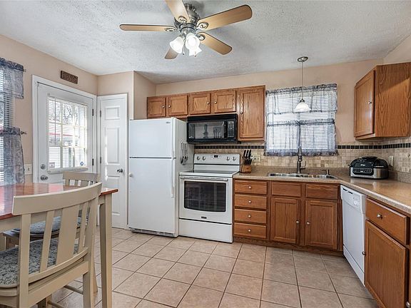 4th image of 660 Sherwood Dr
