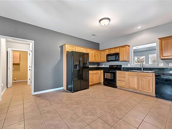3rd image of 3001 SW Wargate Ave
