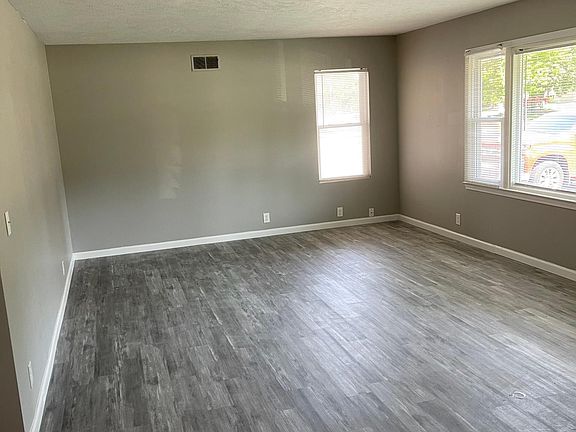 3rd image of 8621 Templeton Dr
