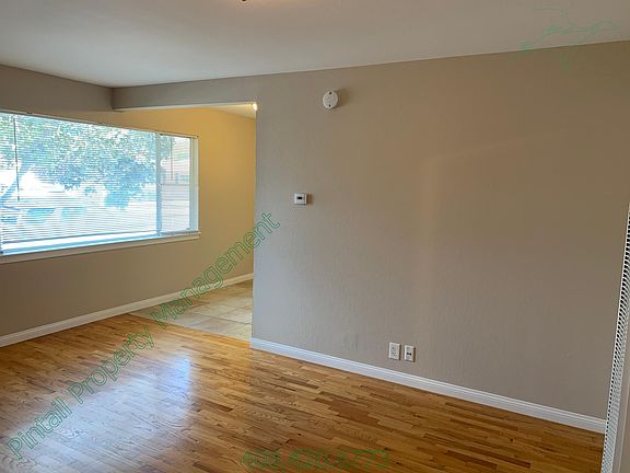 5th image of 968 College Dr