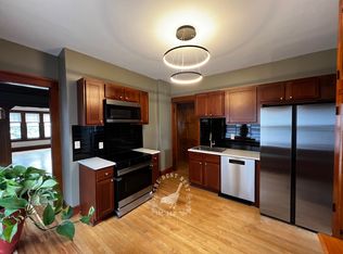 3426 N Oakland Ave, Milwaukee, WI 53211