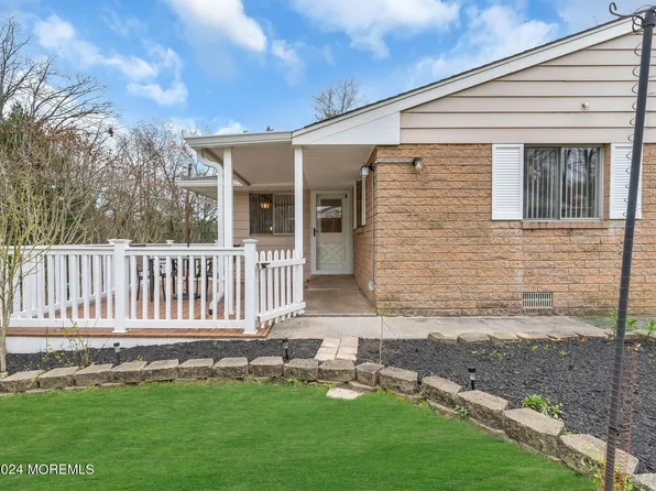 24 Blue Jay Street #A, Manchester, NJ 08759