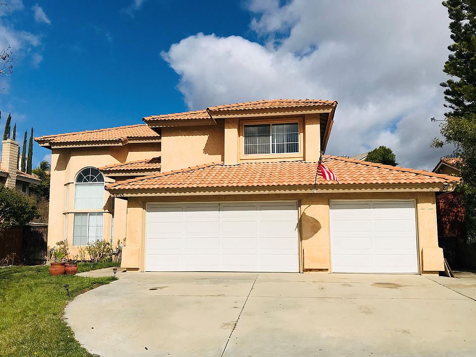 1st image of 39785 Highbury Dr