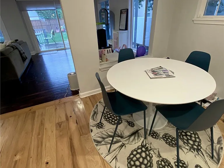 518 Westminster Ave — Photo 8