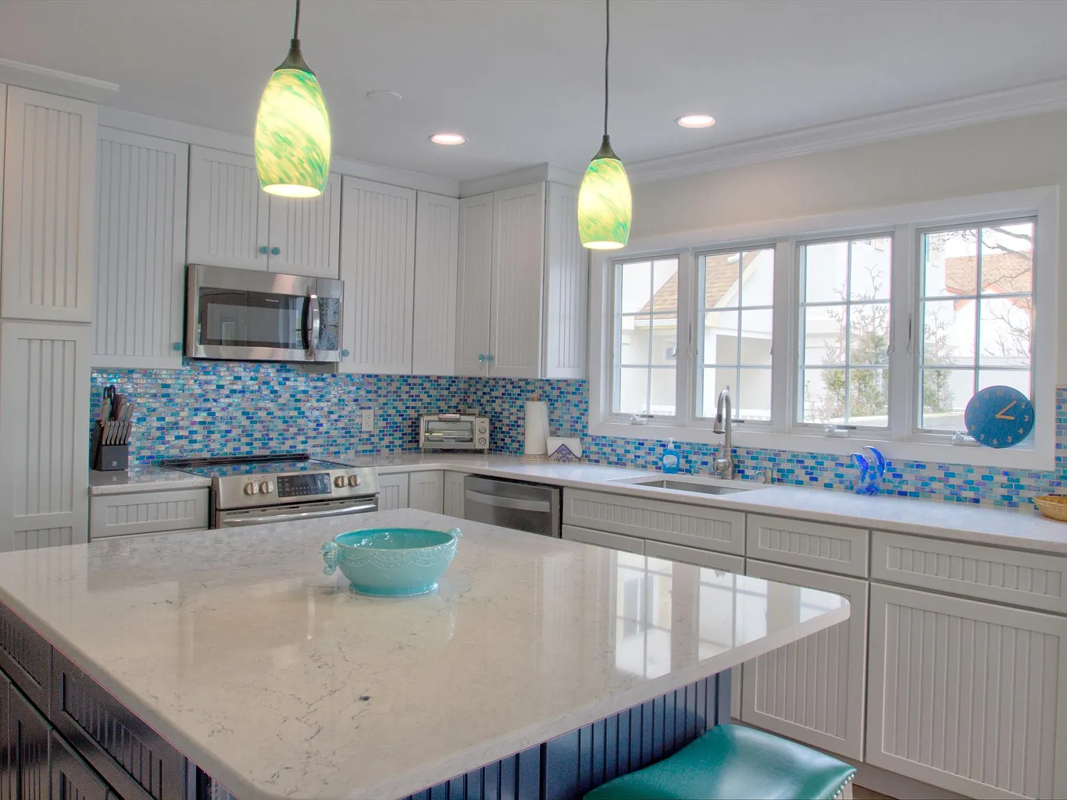 4 bed, 2200 sqft, $2,700 — Photo 3