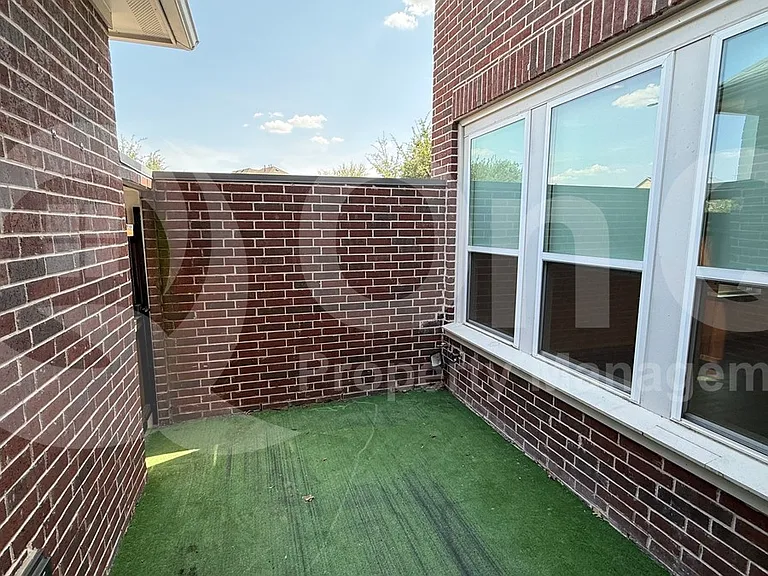 7416 Atlas Dr — Photo 25