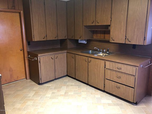4th image of 2136 W Sherman Blvd