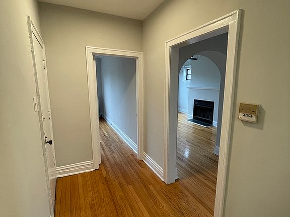 5th image of 635 W Roscoe St APT N3