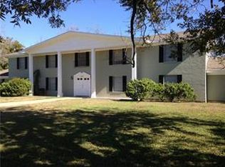 1400 Fairground St #C, Taylor, TX 76574