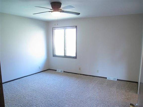 5th image of 14970 Farnam Cir