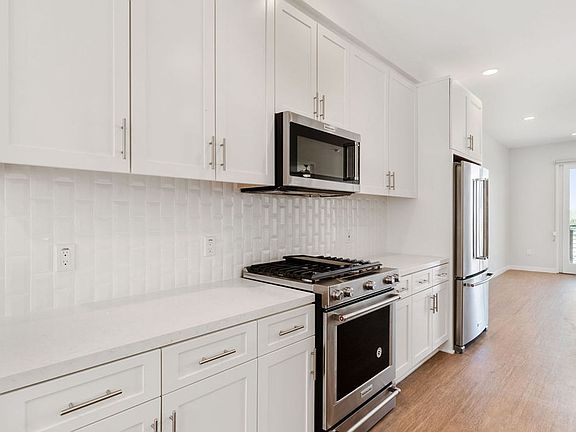 4th image of 1214 Tennyson St #205