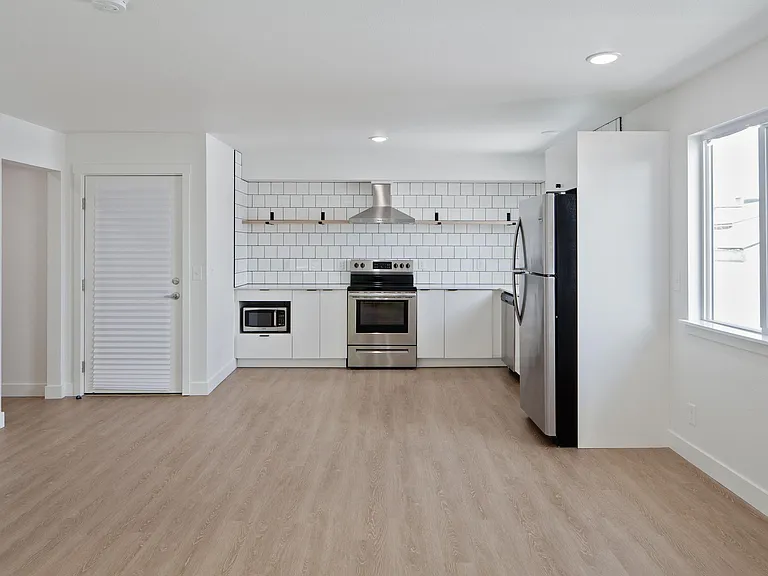 3132 SW Marigold St — Photo 38