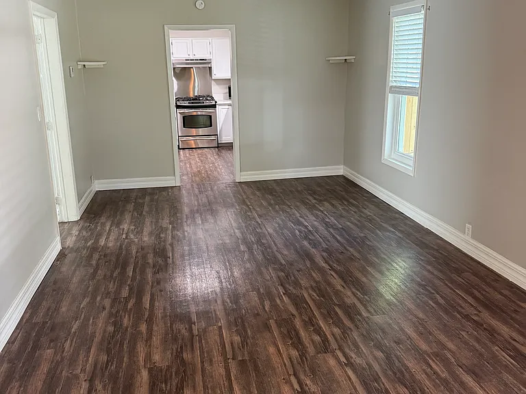 1703 W Granfield Ave — Photo 2