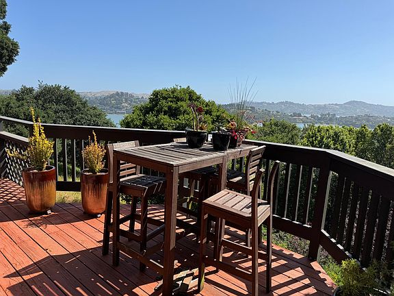 4th image of 230 Bay Vista Cir