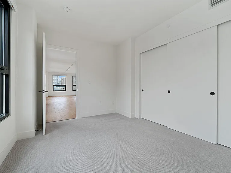 719 Larkin St #503 — Photo 8