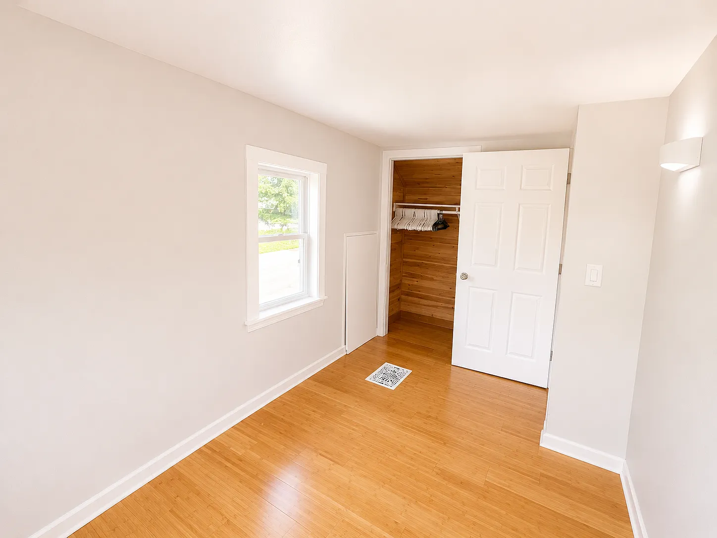 3 bed, 1800 sqft, $2,200 — Photo 4