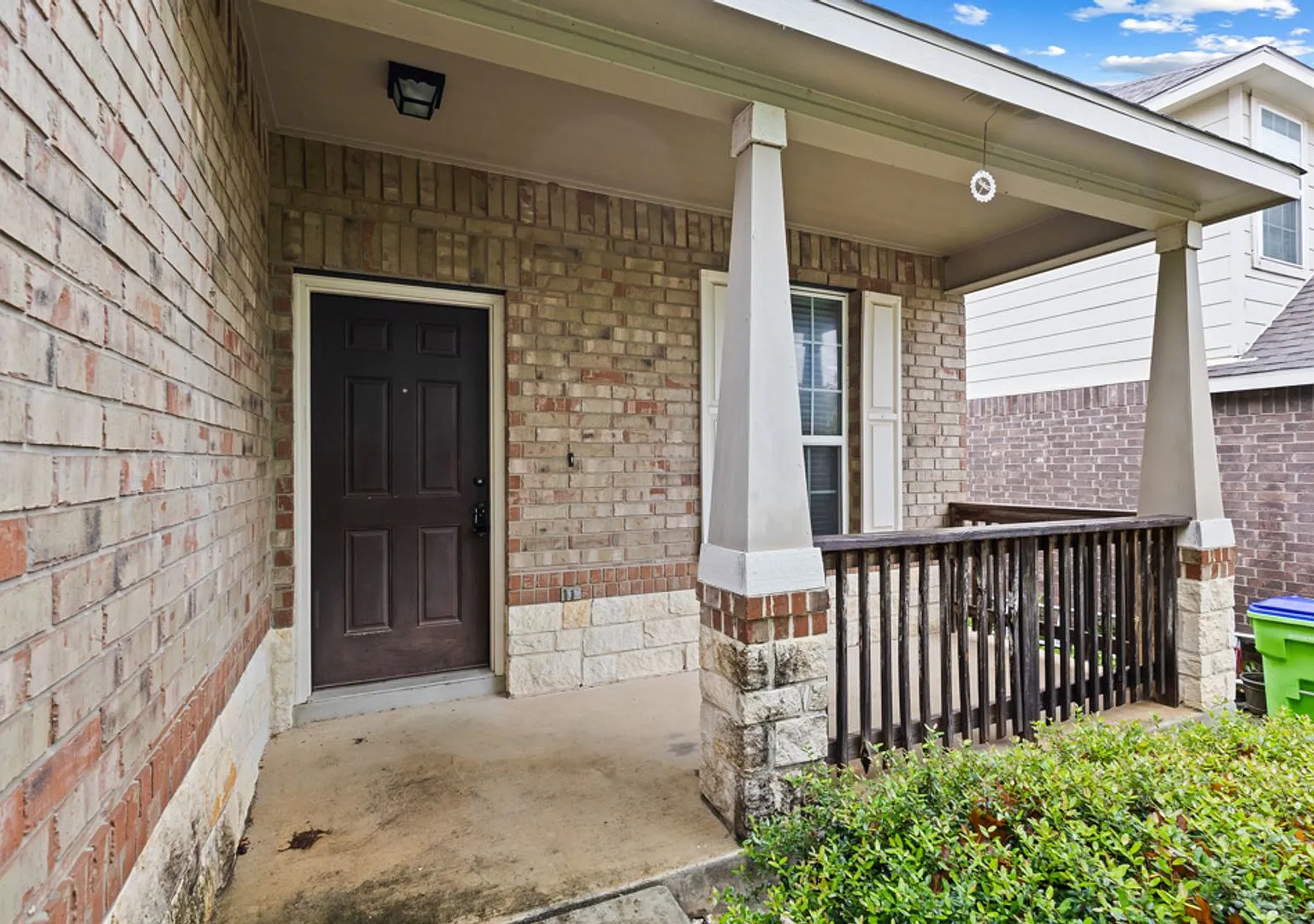3 bedrooms, 2.5 Bathrooms located in Laurel Branch Subdivison **Move in Special — Photo 4