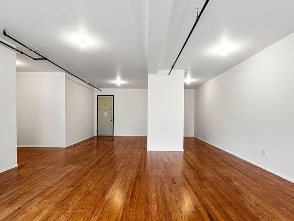 5th image of 16 Manhattan Ave APT 4C