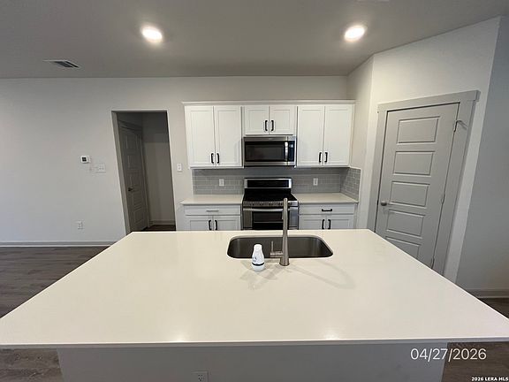 5th image of 333 WILSHIRE RD