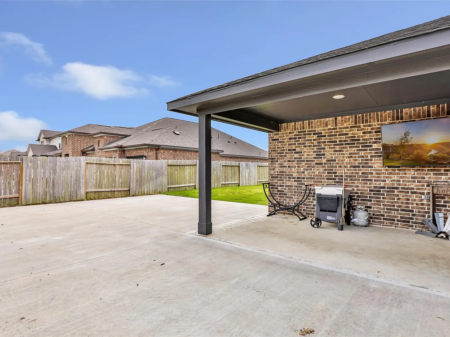 4 bed, 3.0 bath, 2120 sqft, $2,800 — Photo 4