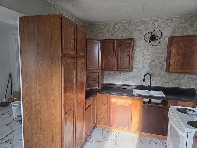 821 W Madison St — Photo 2
