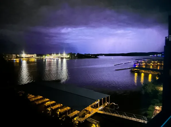 4897 Bridgepointe Dr Unit 132, Osage Beach, MO 65065