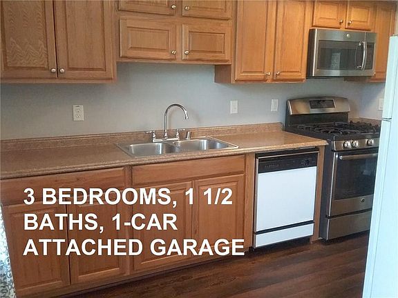 2nd image of 1501 Hawthorne Ln
