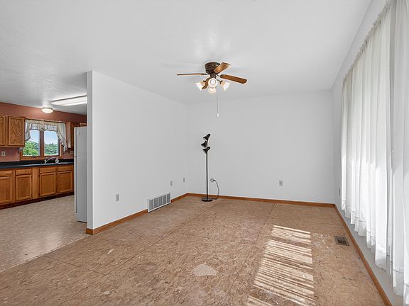 5th image of 11765 Crawford Rd