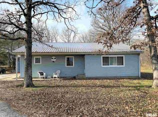 2173 Charlton Rd, Kell, IL 62853