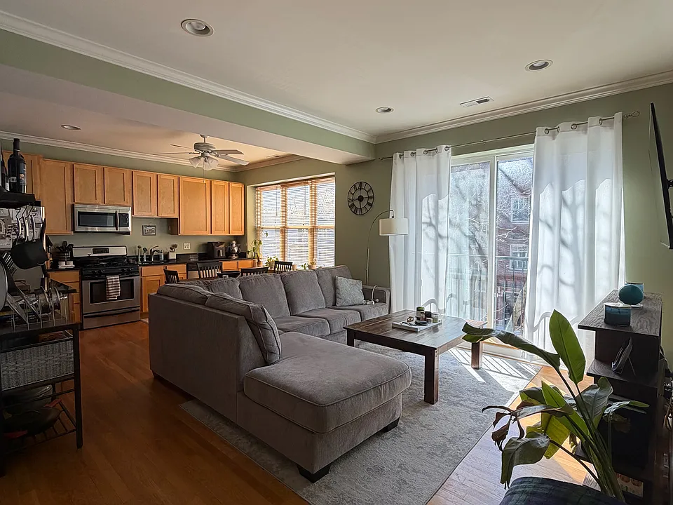 3419 N Wolcott Ave #2