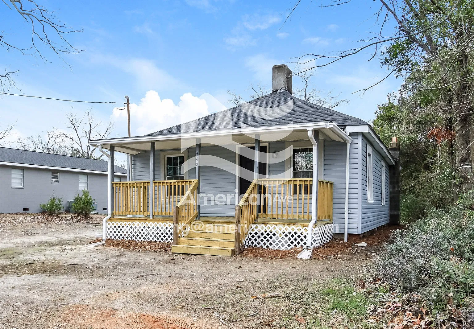 3 bed, 1.0 bath, 912 sqft, $1,045 — Photo 2