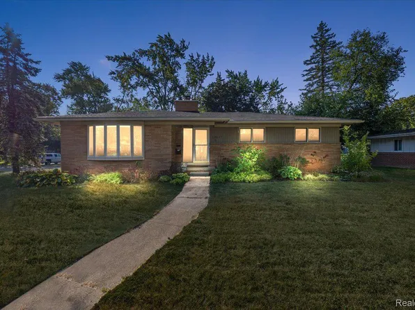 19411 Butternut Ln, Southfield, MI 48076