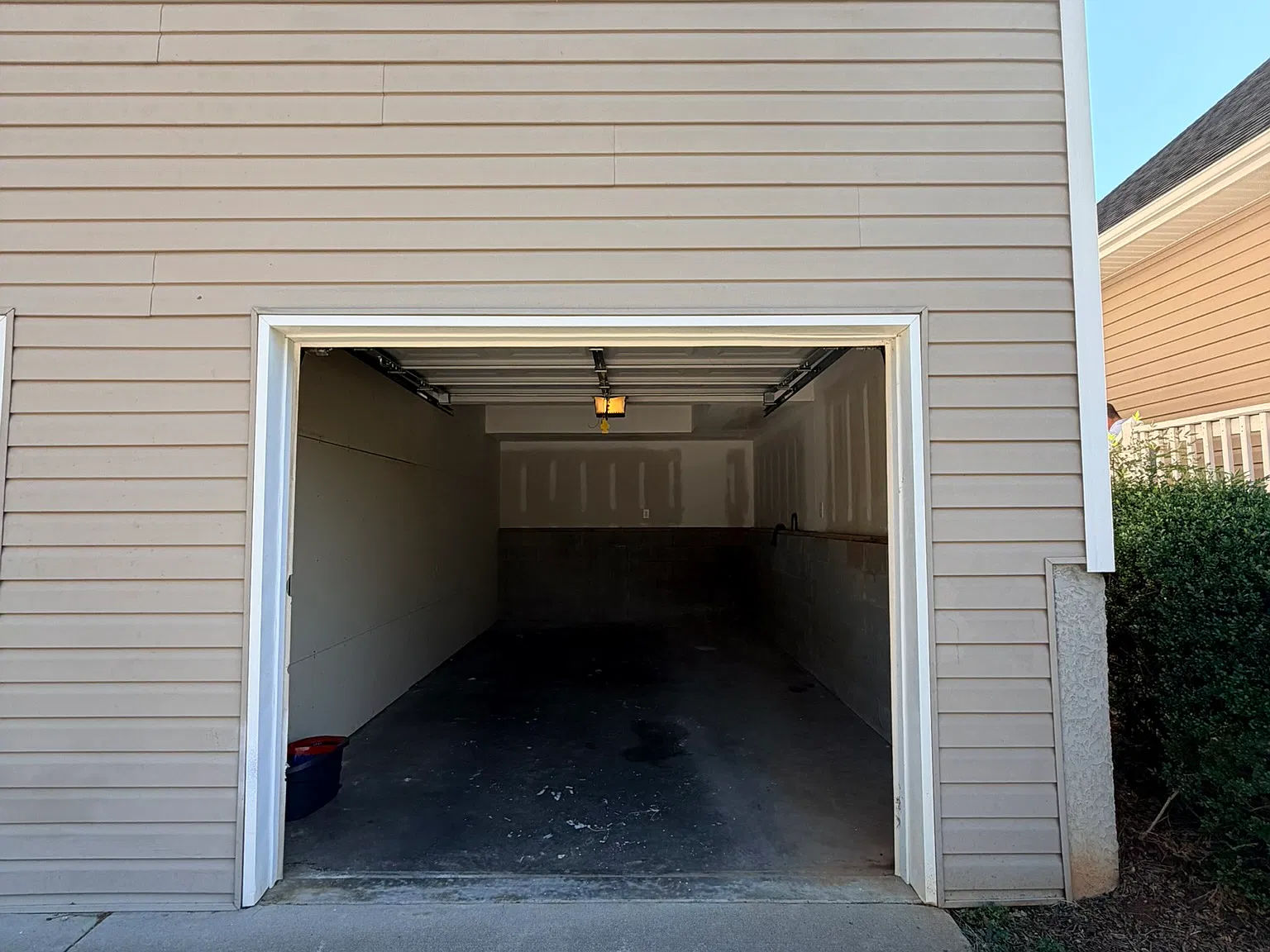 3 bed, 1300 sqft, $1,985 — Photo 3