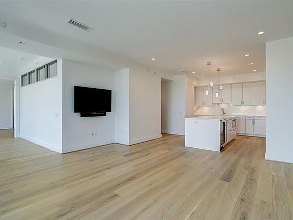 3rd image of 2047 Westcreek Ln Unit 804