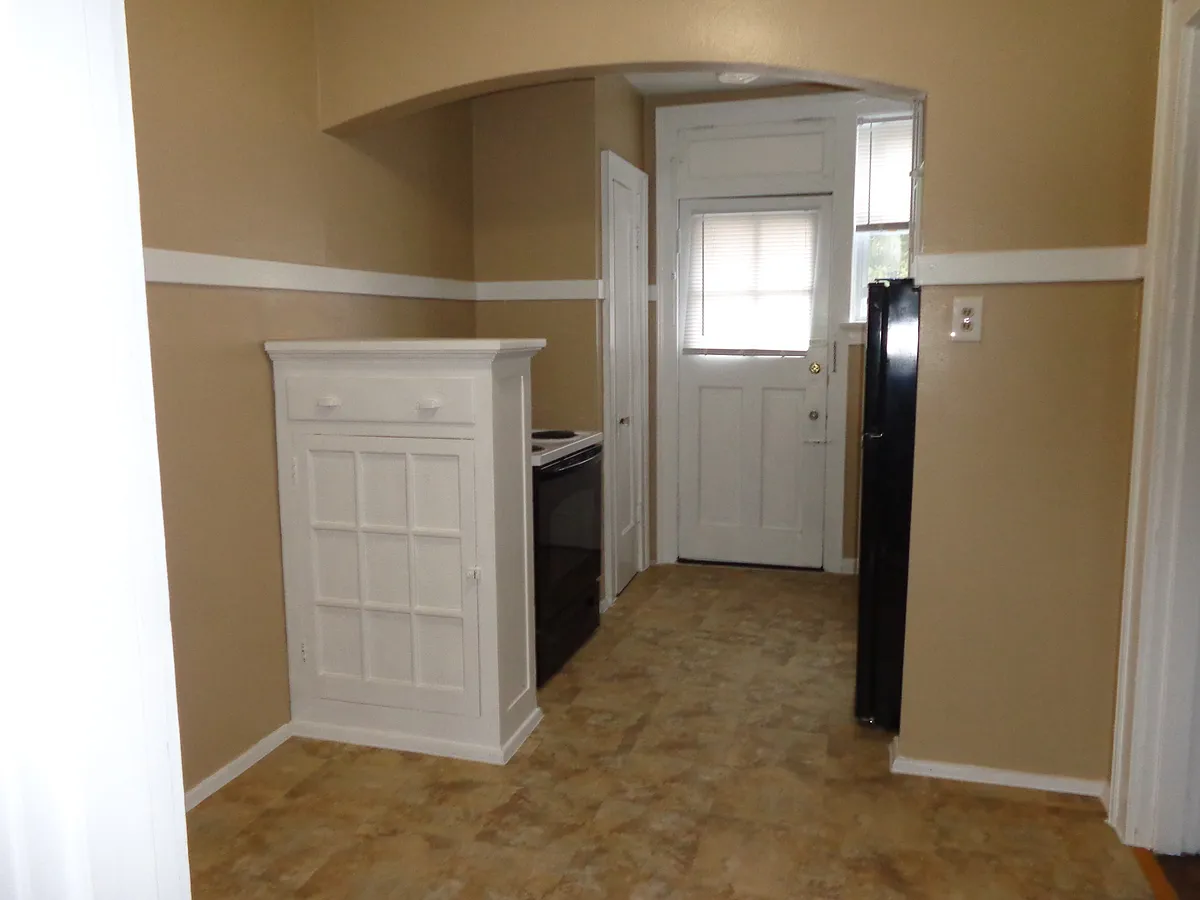Building Photo - 4239 Lawn Ave #2N