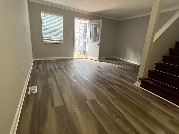 3rd image of 617 Idlewood Ln APT B
