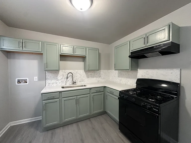 2546 E 23rd Ave — Photo 10