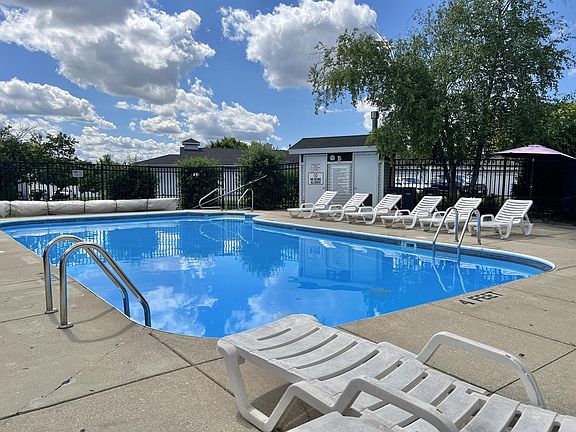 2nd image of 6641 Mariner DRIVE #1