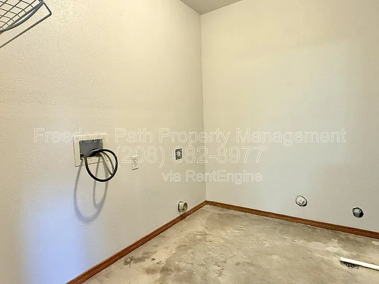 1930 W Canfield Ave — Photo 23