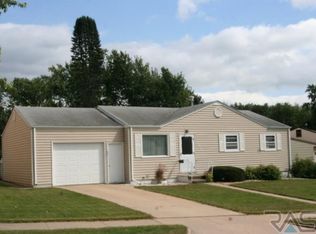 3208 E Claudette Dr, Sioux Falls, SD 57103